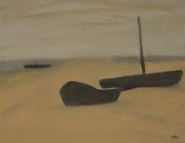 Лодка на песчаном берегу