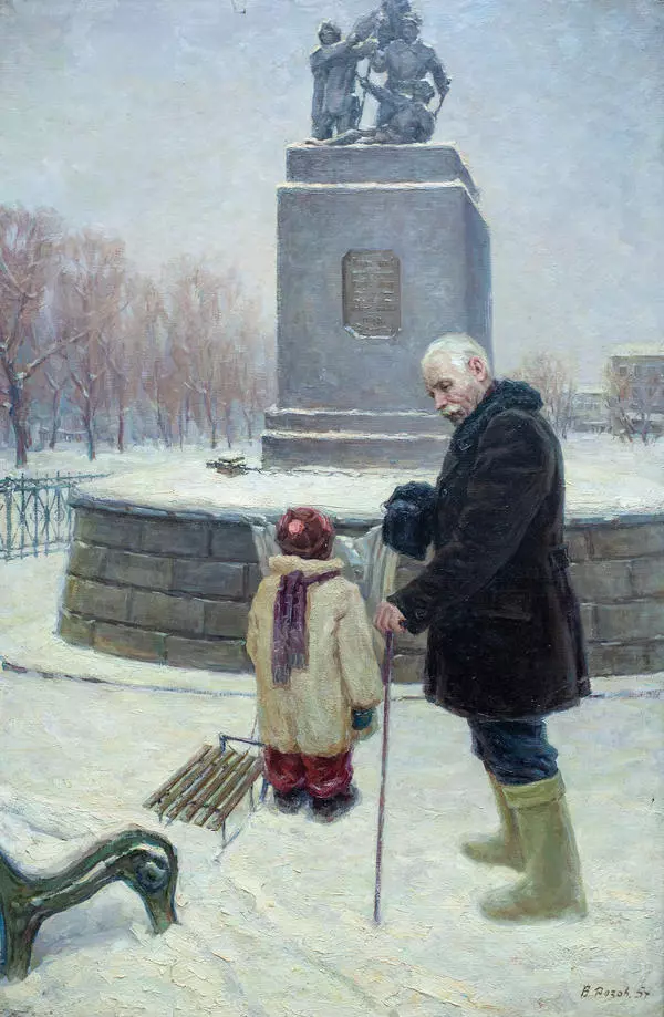 У памятника борцам революции