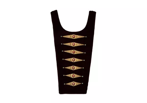 Women's traditional breastplate