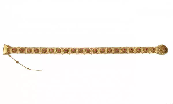 Women's traditional belt