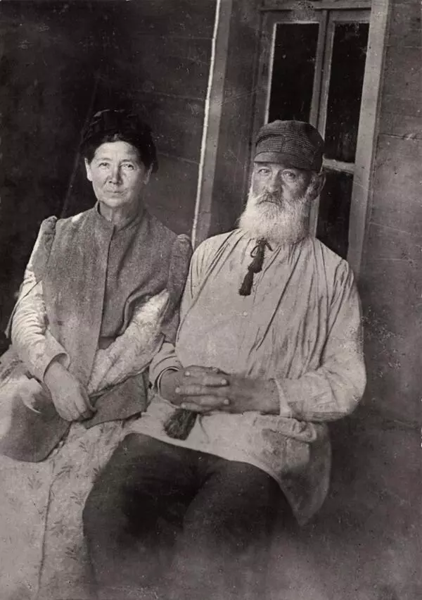 Yevgenia and Pavel Chekhov on the veranda