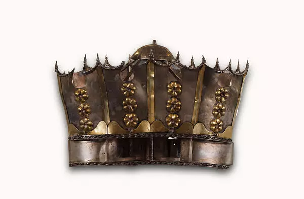 Torah Crown — the finial for the Torah scroll