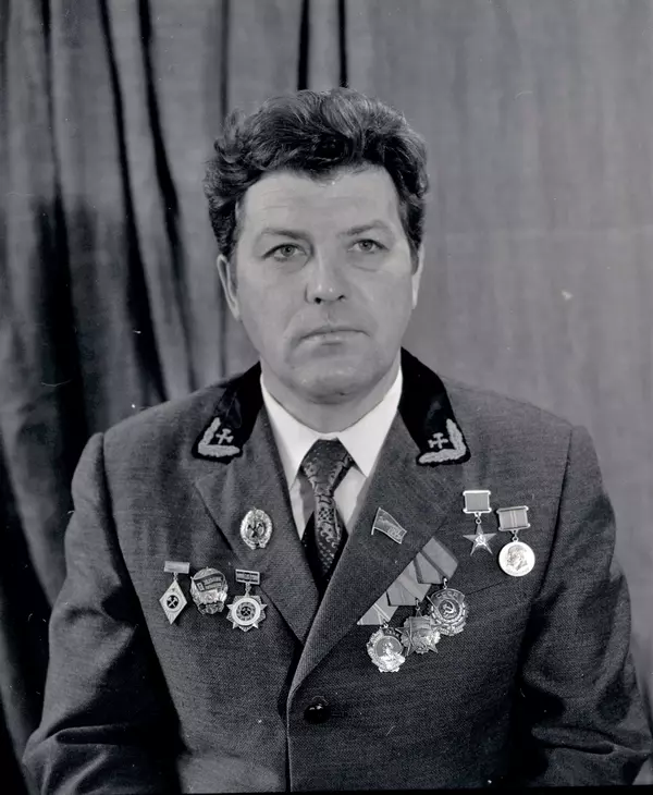 Бронников Юрий Петрович – Герой Соцтруда