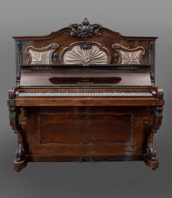 “H. Roloff” piano