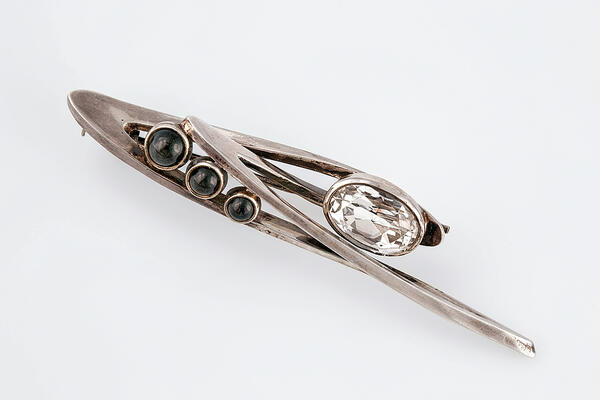 Brooch. From the “Birth of Stars” collection