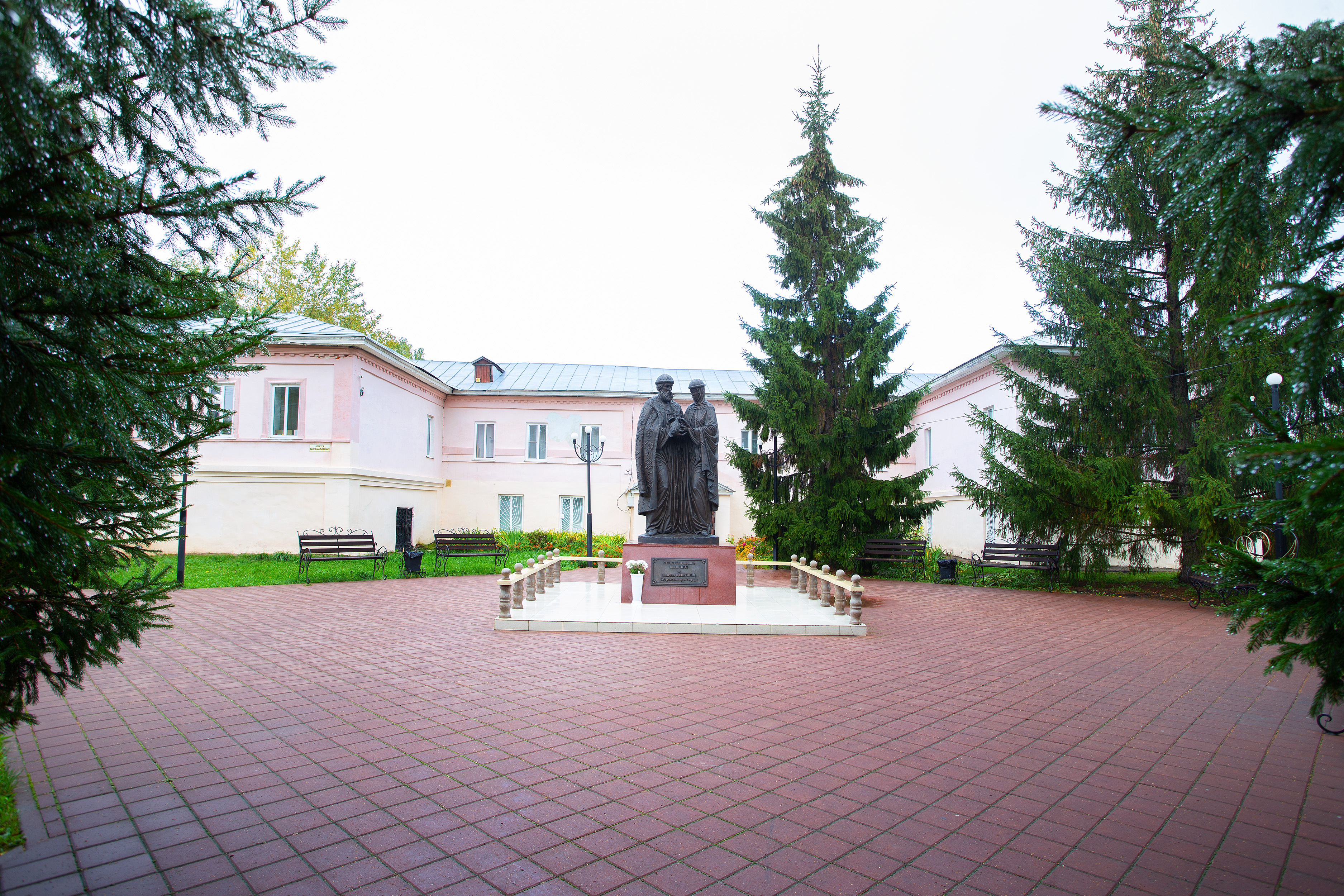 Краеведческий музей имени Громова В.А. - актуальные выставки, фото  экспонатов в хорошем качестве, коллекции, описания, афиша. Адрес - 607510,  Россия, Нижегородская область, город Сергач, Улица Ленинская, 33.  Официальный сайт Artefact