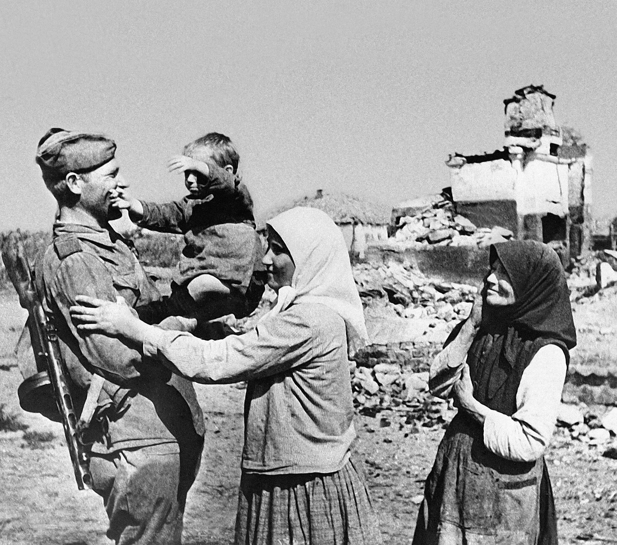 Вайны семьи. Освобождение Белгорода 1943. Вернулся с войны.