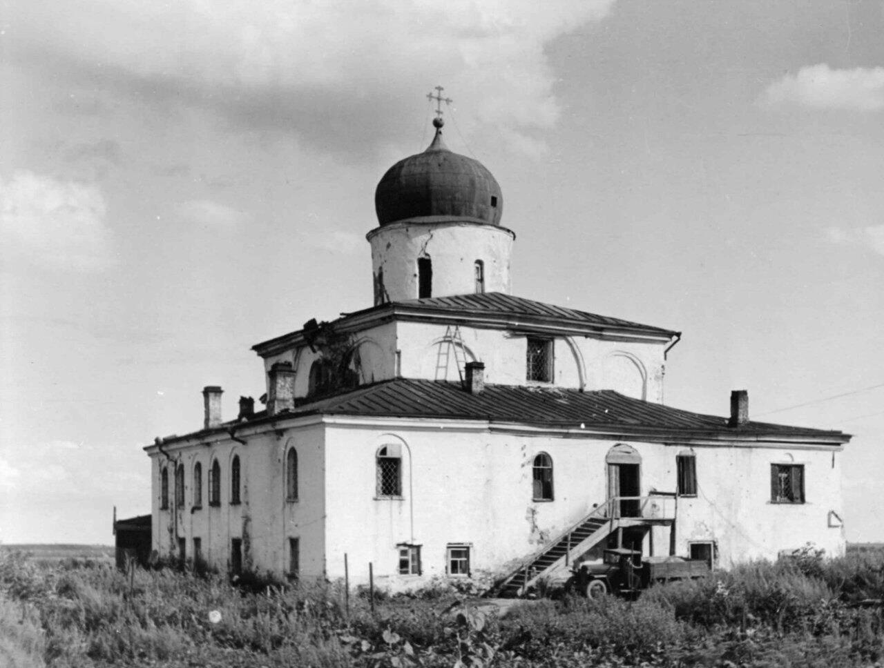 Церковь Петра и Павла на славне