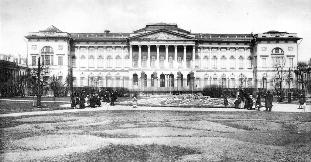 Михайловский сад в Петербурге. История, как добраться, что интересно