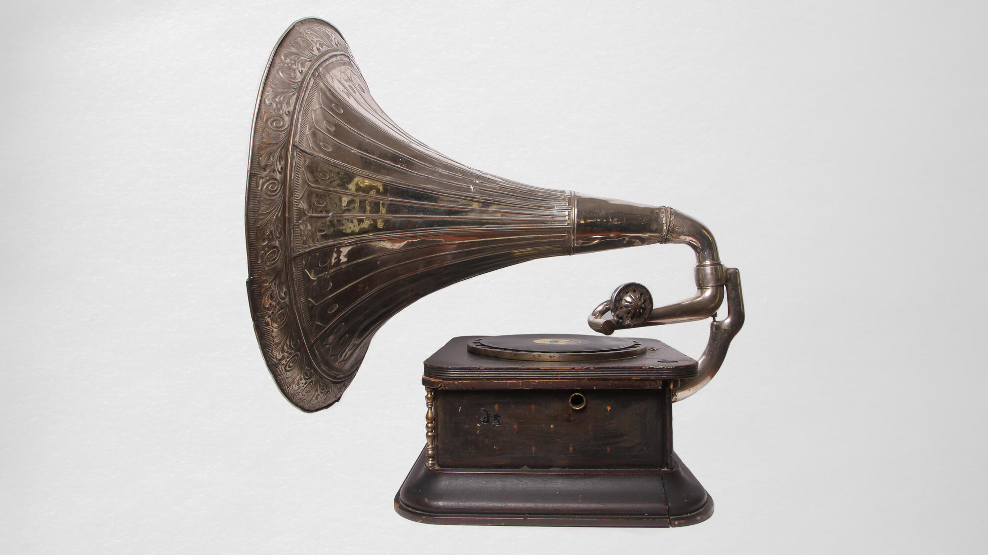 Авель граммофон. Граммофон 1900 Джонсон. Кабинетный граммофон Электрола. Патефон 1910. Старинный граммофон.