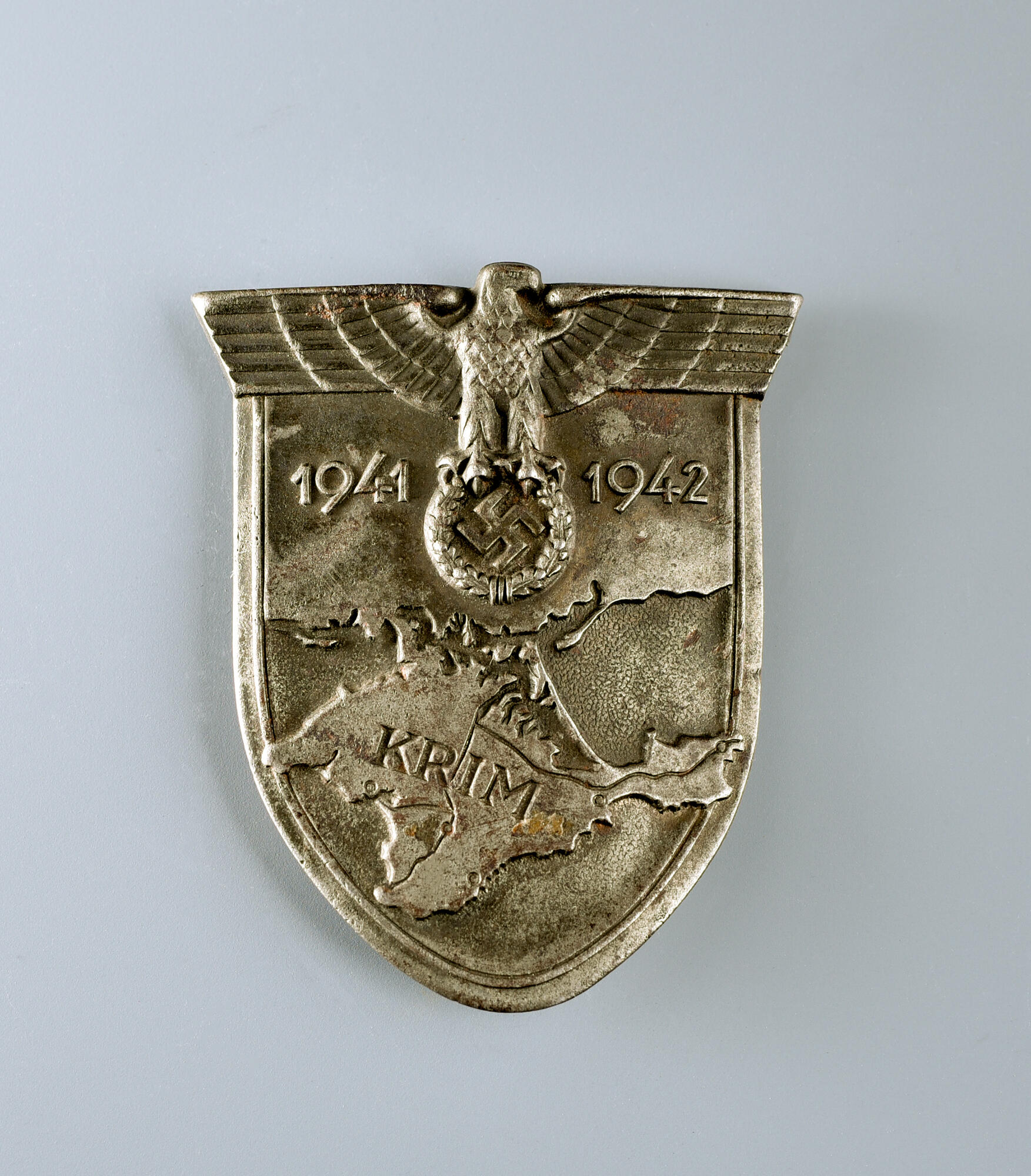 Crimea Shield. Подробное описание экспоната, аудиогид, интересные факты.  Официальный сайт Artefact