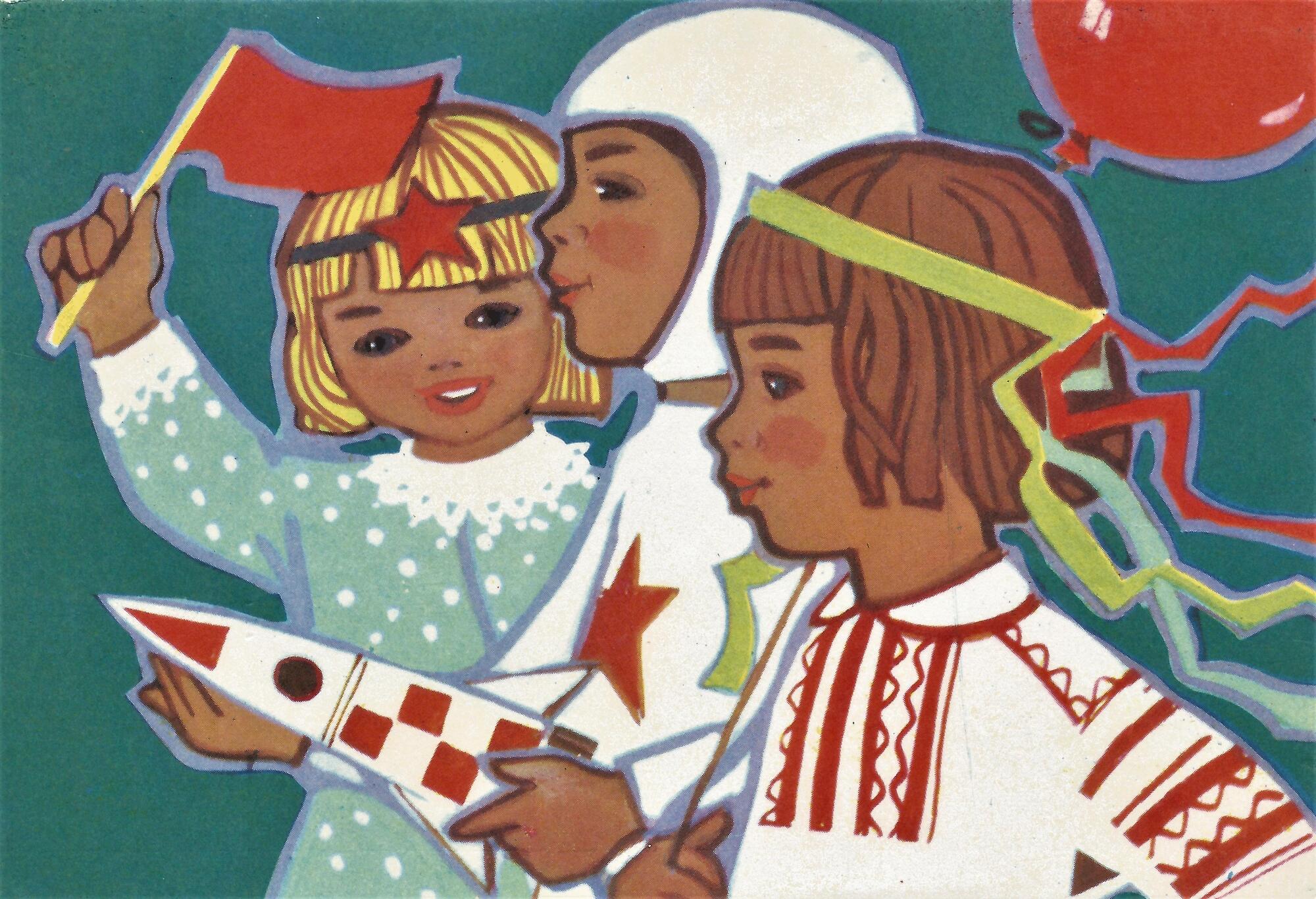 Советская открытка мальчик с флажками