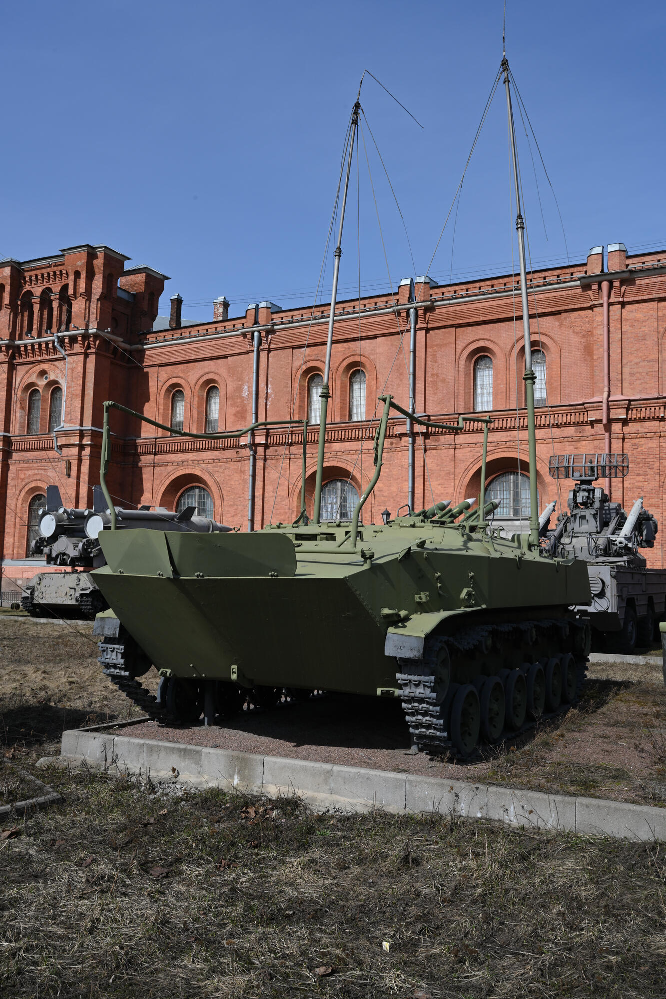 Командно-штабная машина БМД-1КШ «Сорока». Подробное описание экспоната,  аудиогид, интересные факты. Официальный сайт Artefact