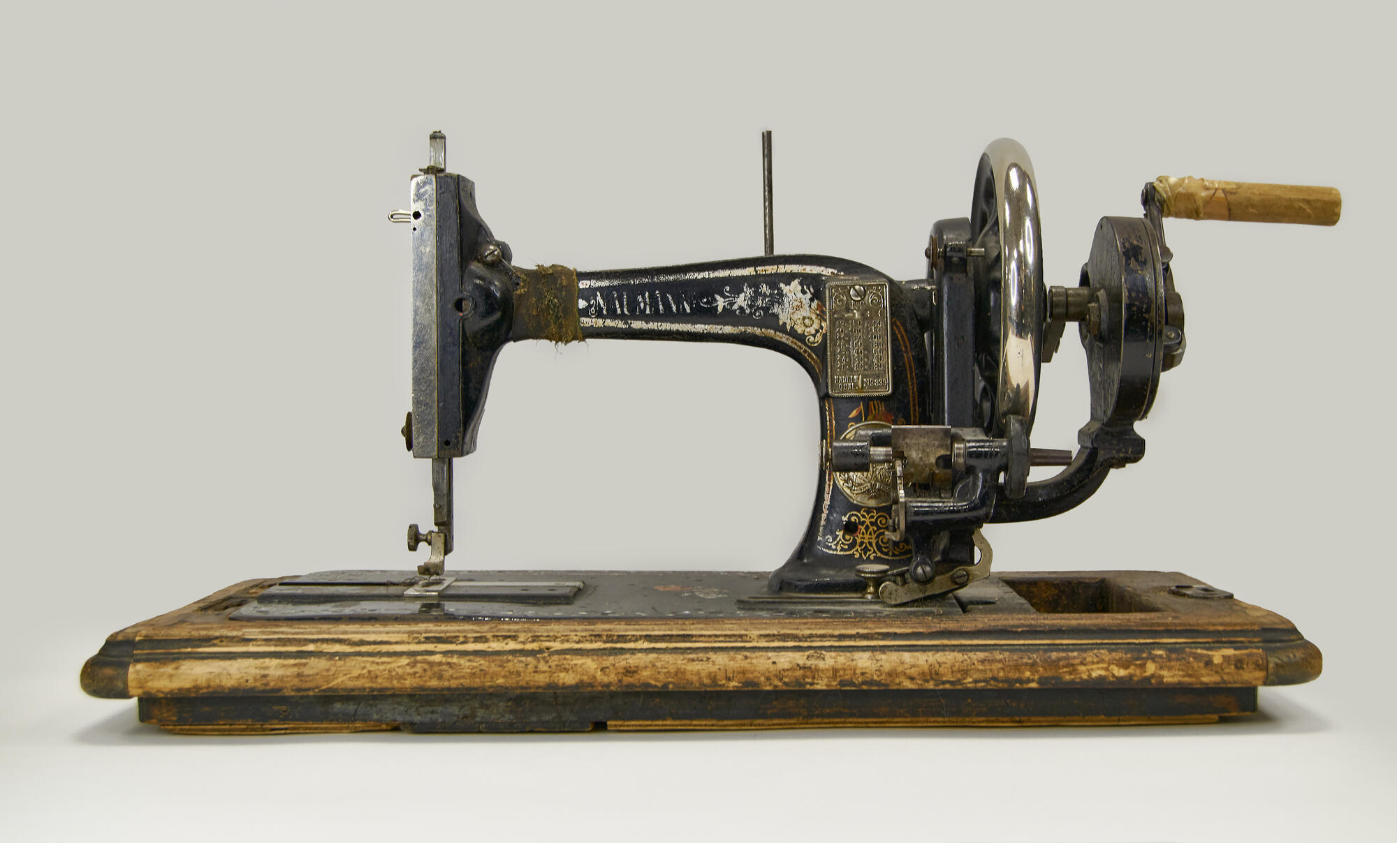 Naumann sewing machine. Подробное описание экспоната, аудиогид, интересные  факты. Официальный сайт Artefact