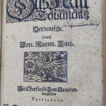 Библия перевод лютера. Иенская Библия Лютера. Книга согласия Мартин Лютер. Немецкая Библия Мартина Лютера 1522. Книга согласия.