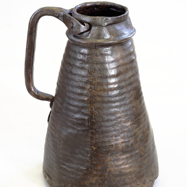 Vessel with handle