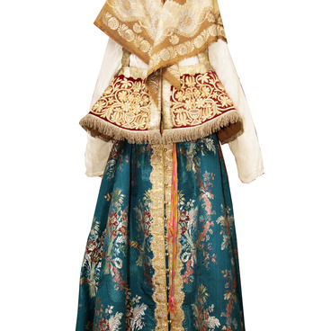 Русский женский праздничный костюм