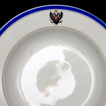 Plate with the coat of arms of the R. Empire