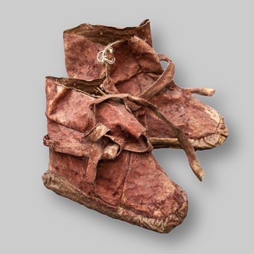 Children’s shoes made of sturgeon skin