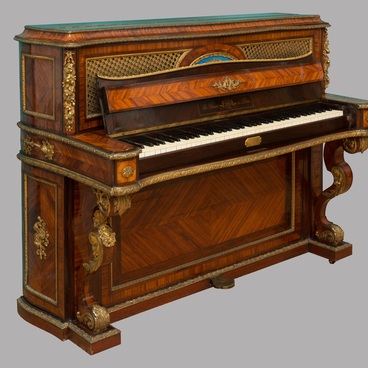 Upright piano