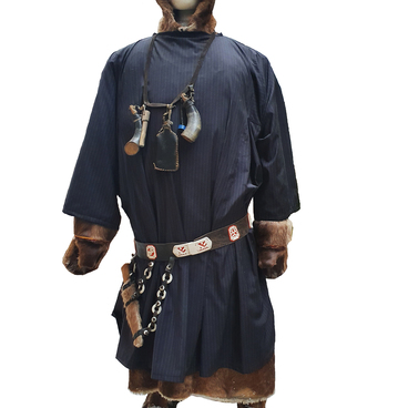 Traditional men's clothing