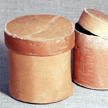 Birch bark box for berries