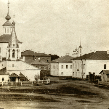 Церковь Иоанна Богослова и Земская управа