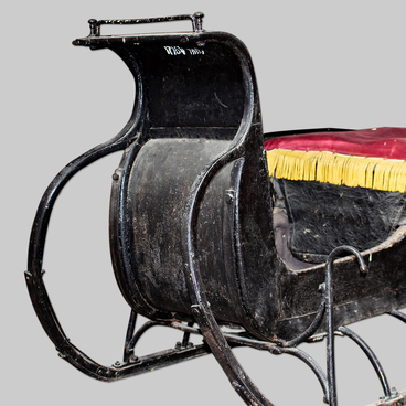 Khodok. An antique sled-mounted carriage