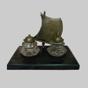 Inkstand