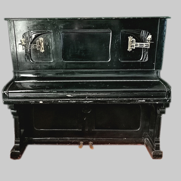 Upright piano