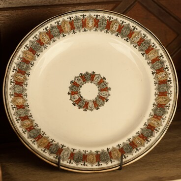 Dinner plate with printed ornament