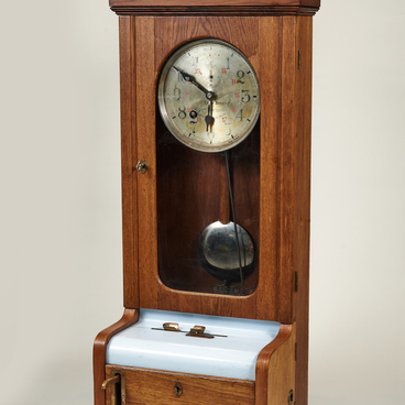 Clock with a mechanism for registering employee