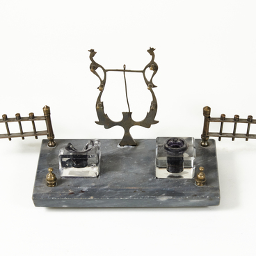 Inkstand