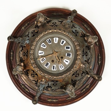 Mechanical wall clock