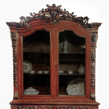 Curio cabinet