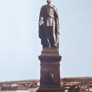 Photograph of the monument to Alexander II