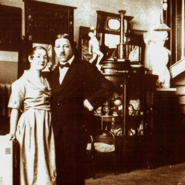 И.И. Машков с женой М.И. Машковой в мастерской