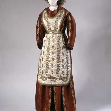 Married woman’s costume