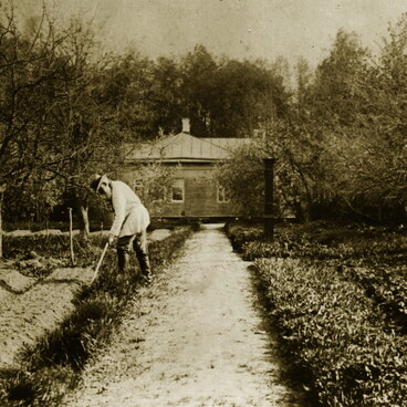 Pavel Chekhov in the vegetable garden