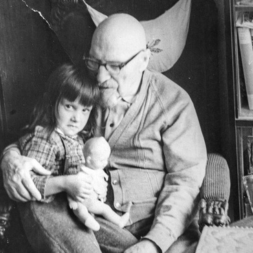 Arnold Gessen with his granddaughter Lena