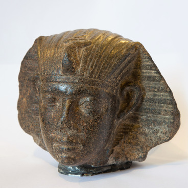 Голова египетского фараона