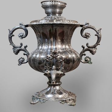 Samovar with an openwork design