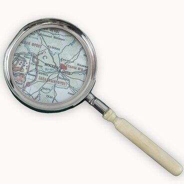 Magnifying glass in a case