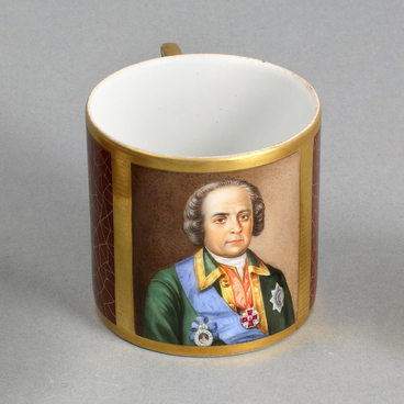 Чашка фарфоровая с портретной миниатюрой