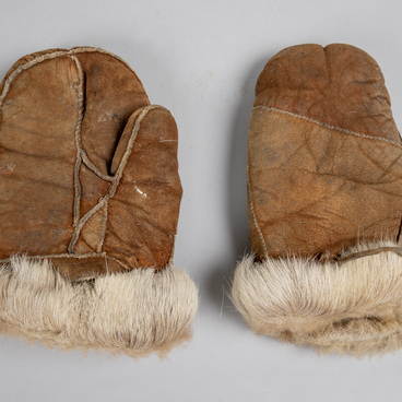 Fur mitts