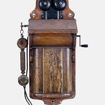 Ericsson’s wall telephone set