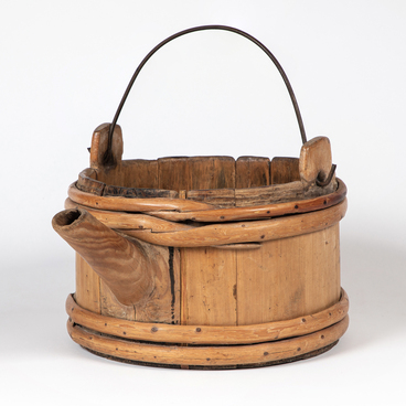 Wooden milk bucket