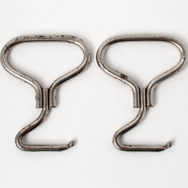 Hooks for putting on boots