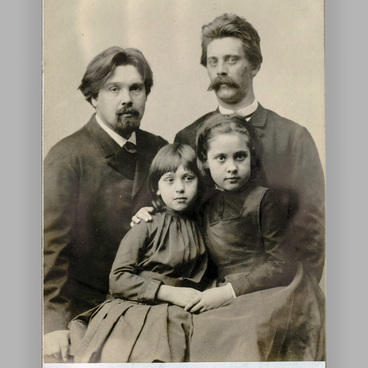 В.И. Суриков с братом и дочерьми