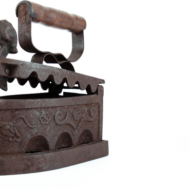 Charcoal iron